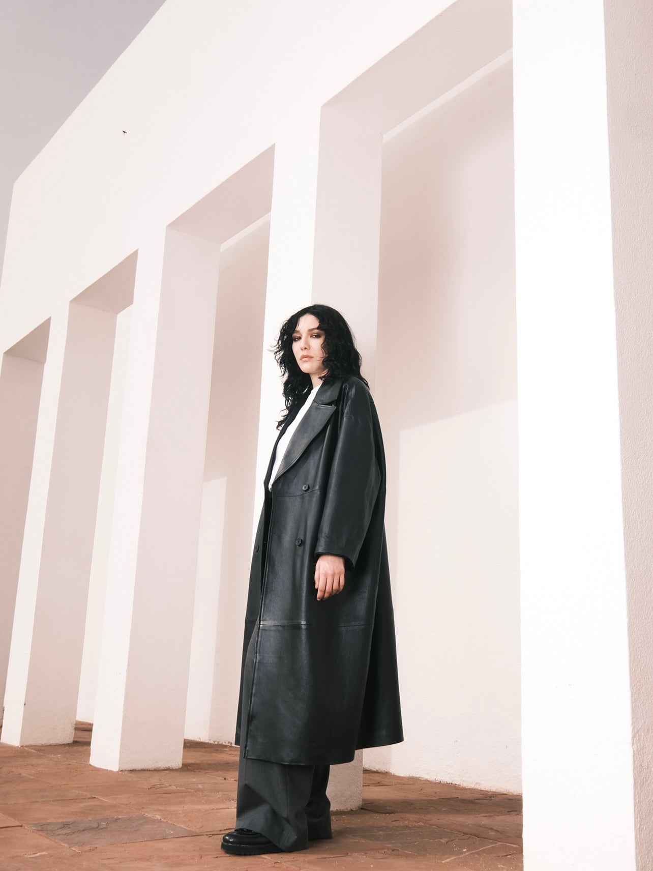 Le manteau en cuir oversize