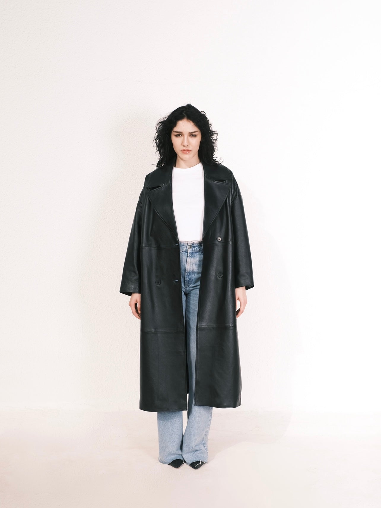 Le manteau en cuir oversize