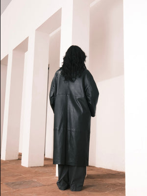 Le manteau en cuir oversize